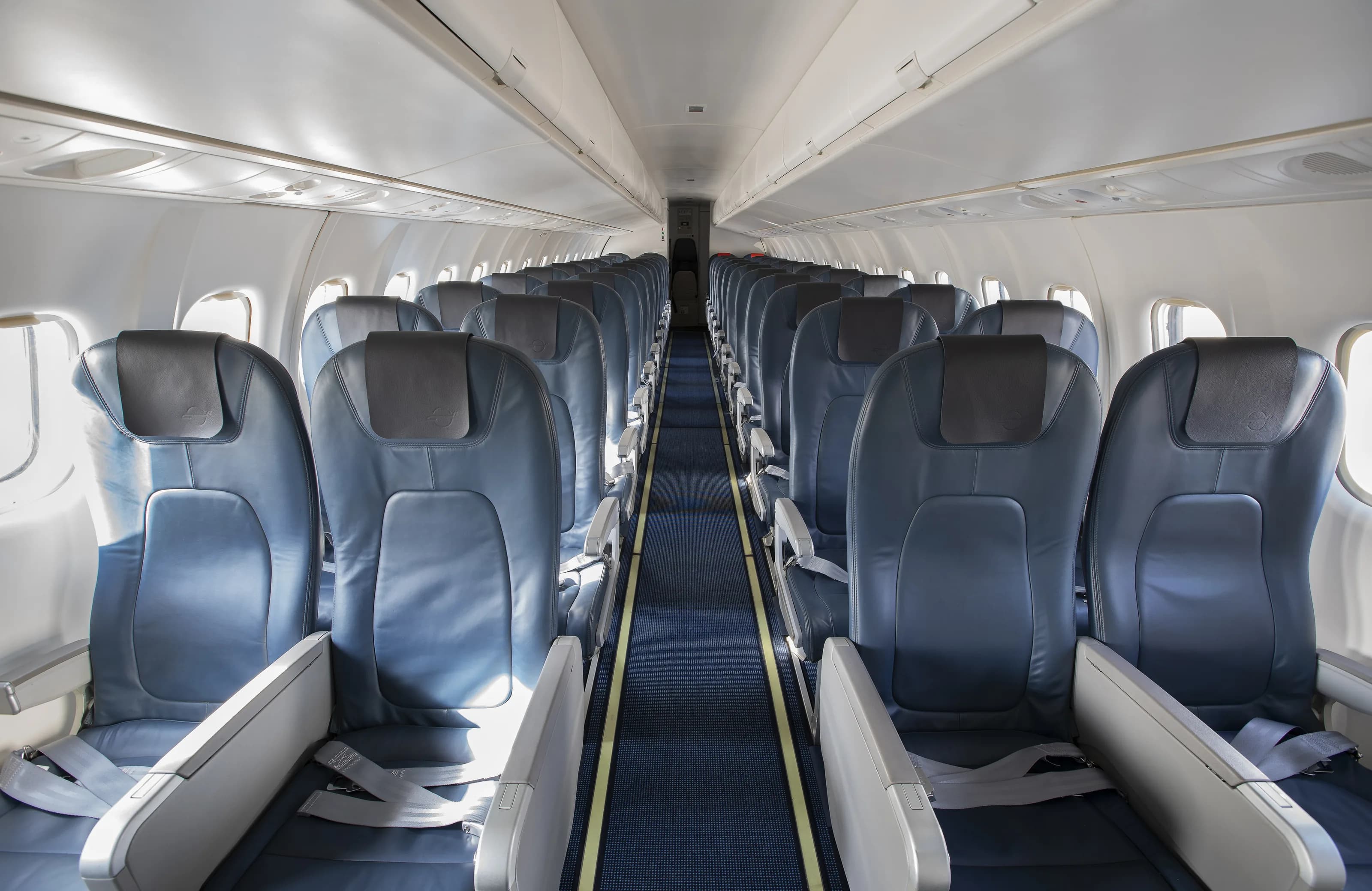 The ATR 42-500 cabin, four abreast in blue leather