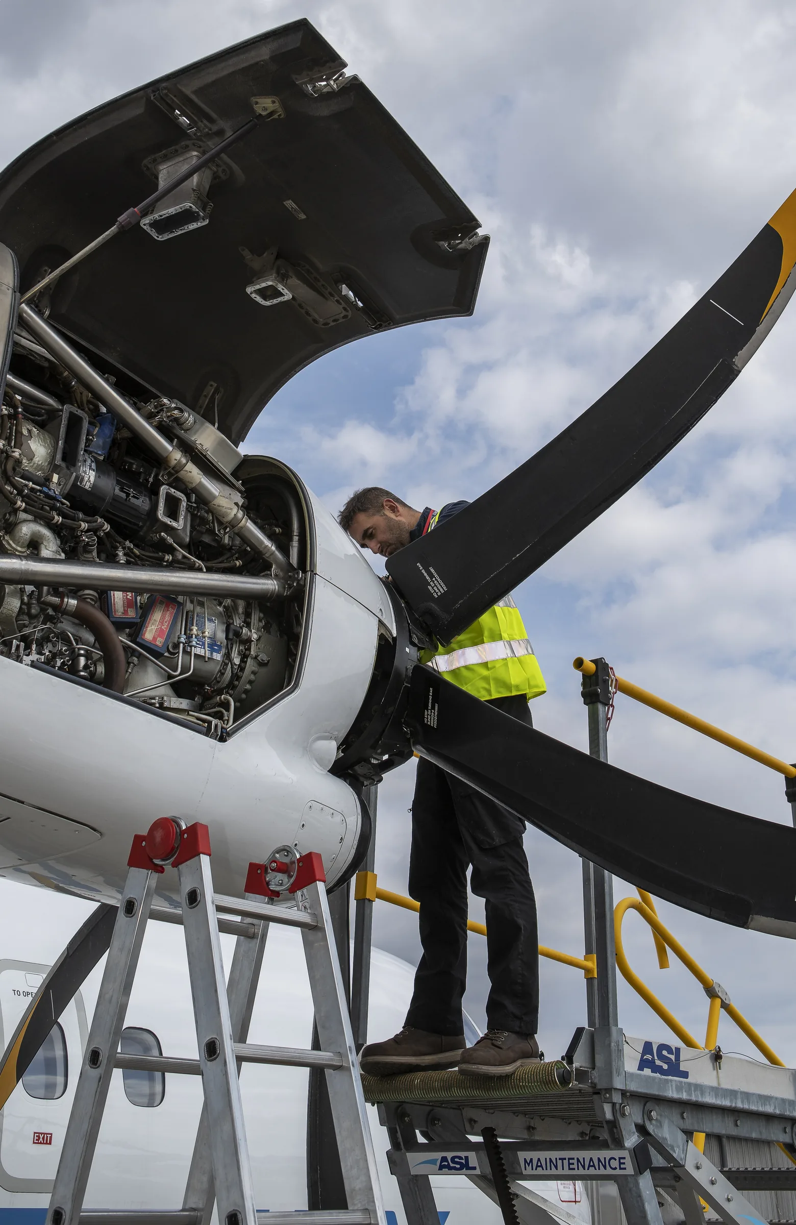 Engineer at work on the ATR 42 propeller